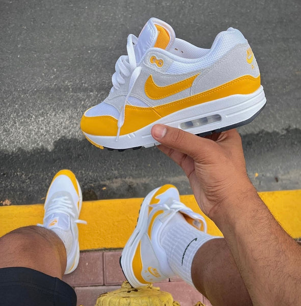 nike air max yellow