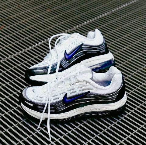 NIKE AIR MAX WHITE BLACK PURPLE
