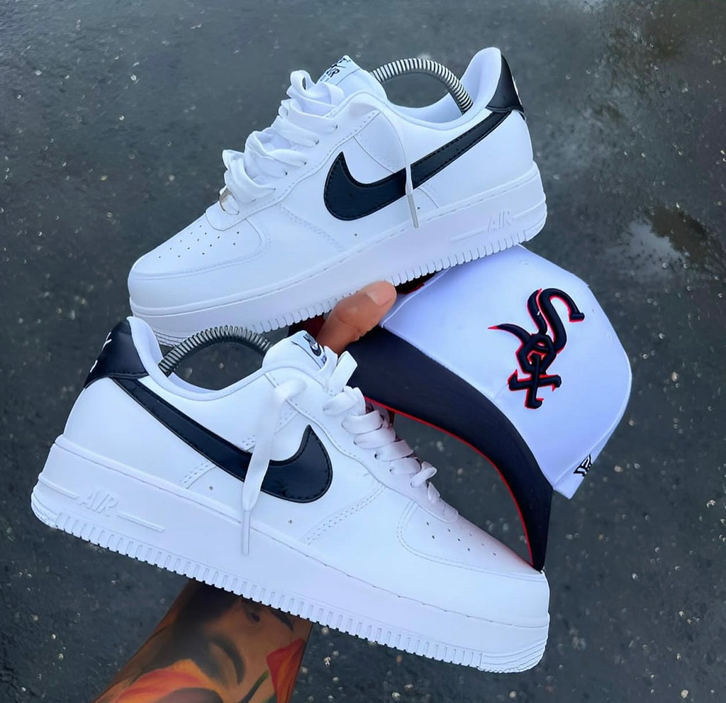 NIKE AIR FORCE 1 WHITE BLACK