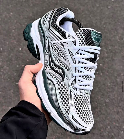 SAUCONY HYBRID TRAINERS PINE GREEN