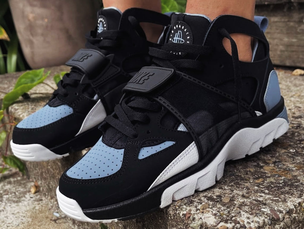 NIKE HUARACHE BLACK WHITE ICE BLUE