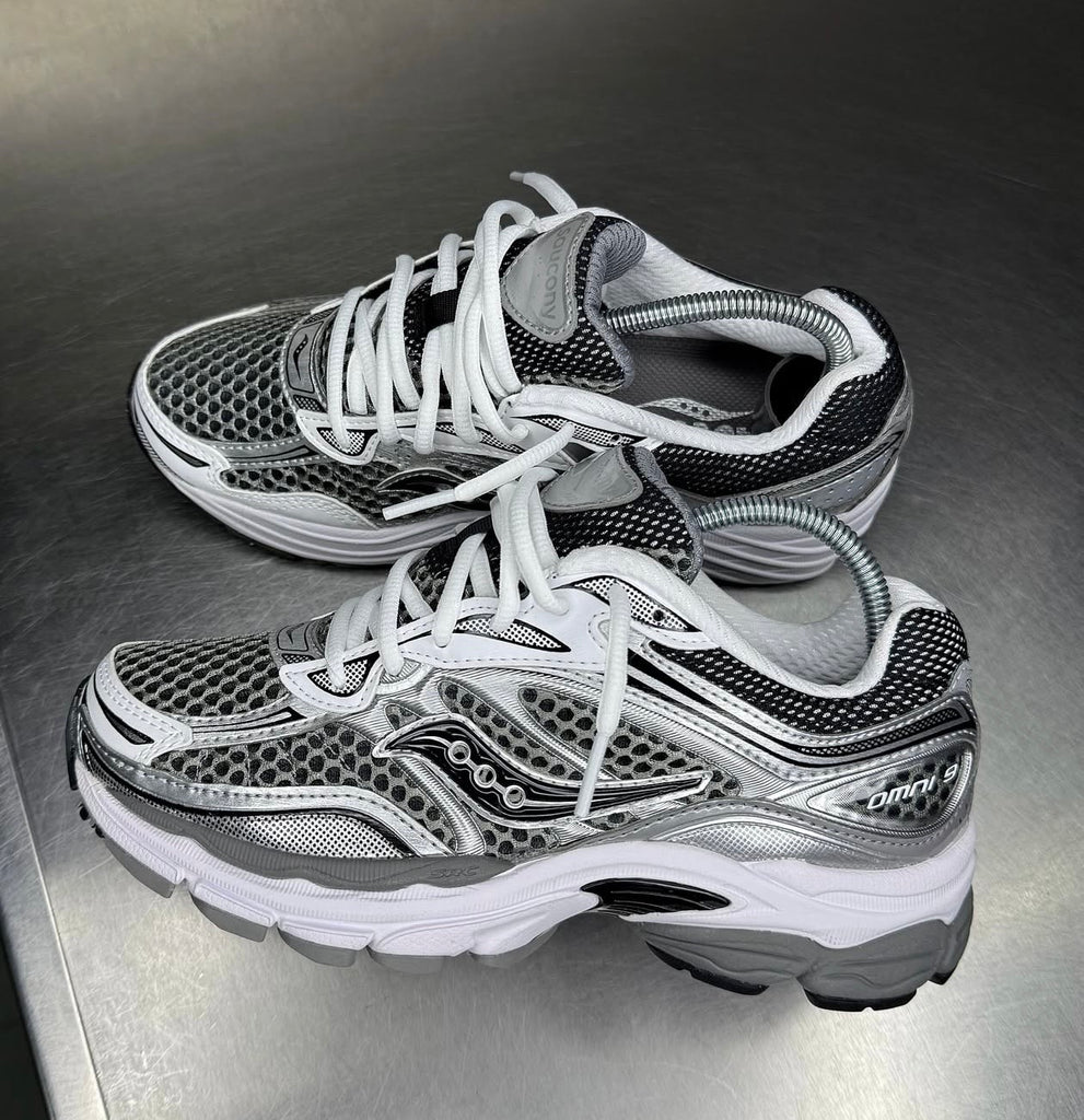 SAUCONY HYBRID TRAINERS WHITE SMOKE GREY