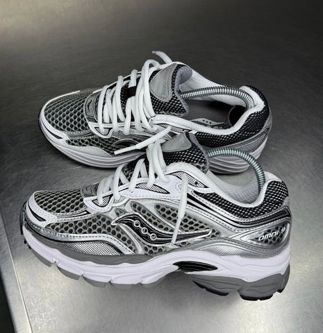 SAUCONY HYBRID TRAINERS WHITE SMOKE GREY