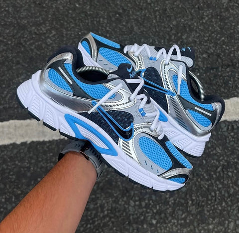 NIKE INTRIGUED RUN WHITE GREY UNIVERSITY BLUE