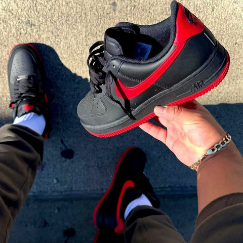 NIKE AIR FORCE 1 BRED