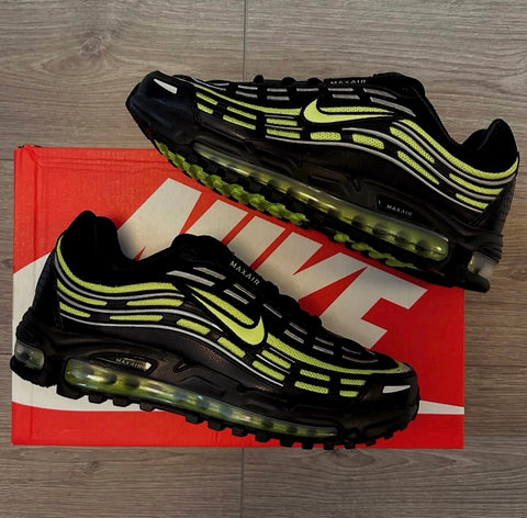 NIKE AIR MAX BLACK VOLT