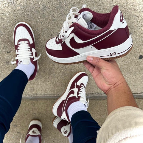 NIKE AIR FORCE 1 WHITE MAROON GUM BOTTOM
