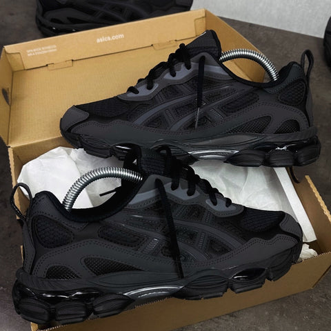 ASICS GEL TRAINERS TRIPLE BLACK