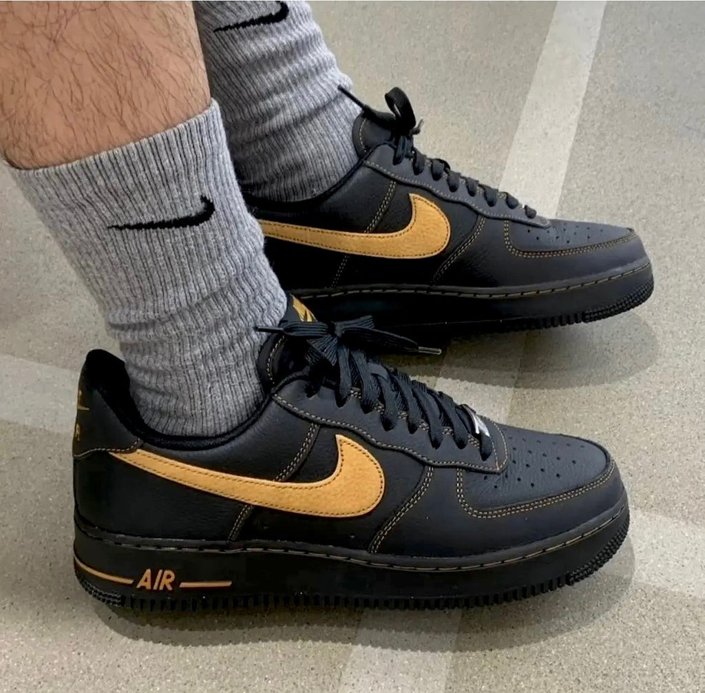 NIKE AIR FORCE 1 BLACK KNIGHT