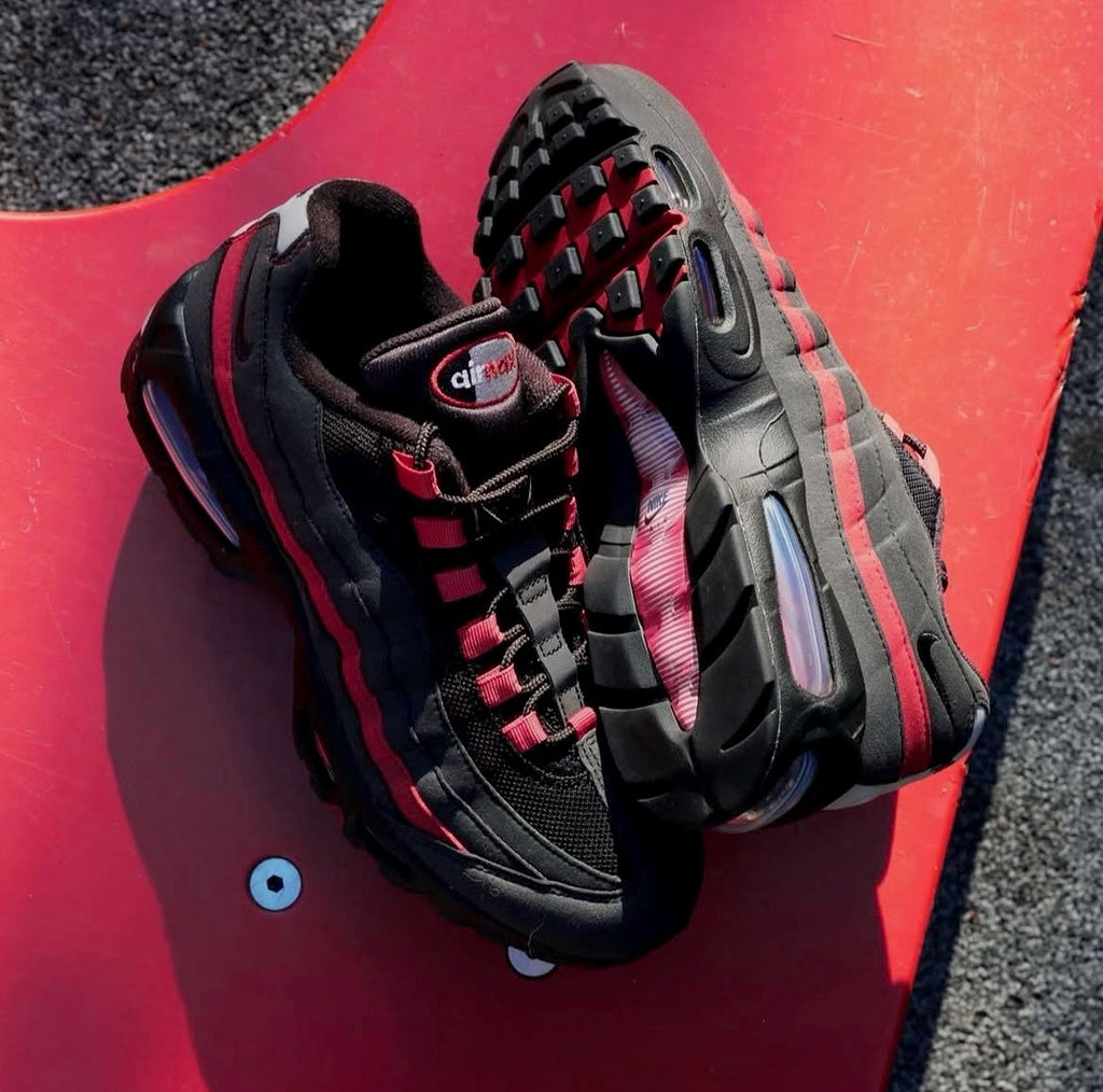 NIKE AIR MAX 95 BLACK RED