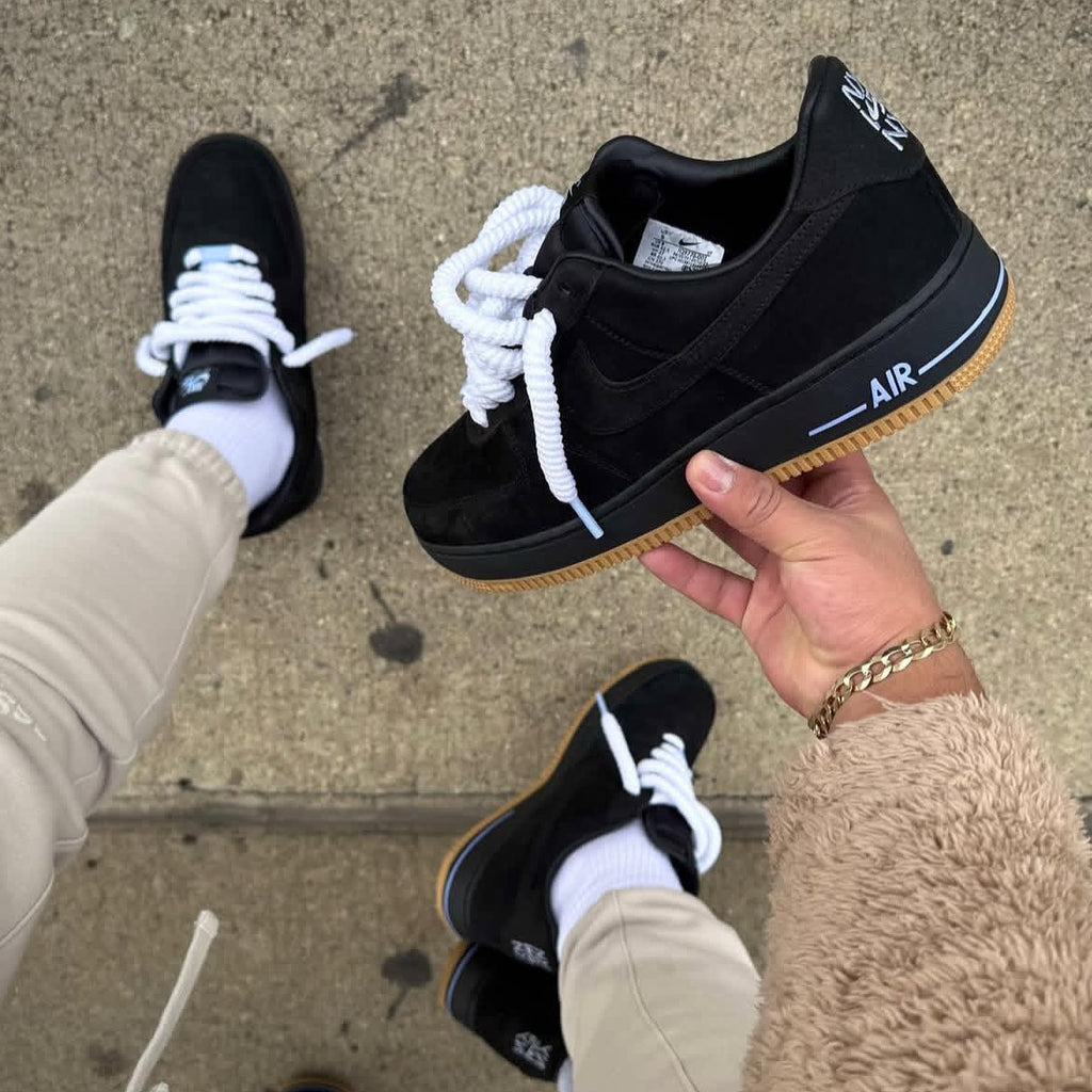 NIKE AIR FORCE 1 BLACK GUM BOTTOM BIG LACES