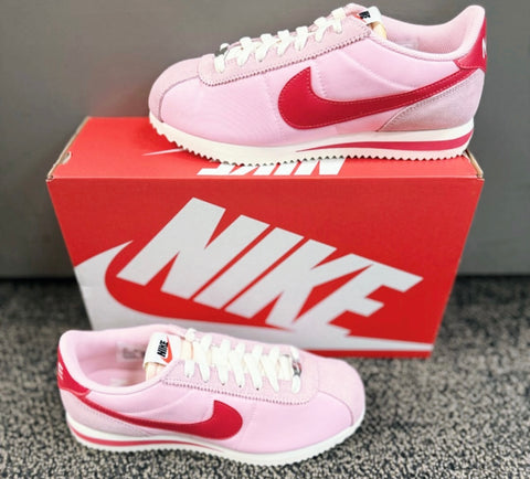 NIKE CORTEZ VALENTINE DAY WOMENS