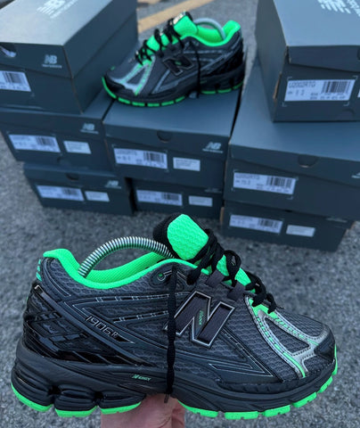 NEW BALANCE X TRAINERS BLACK VOLT GREEN