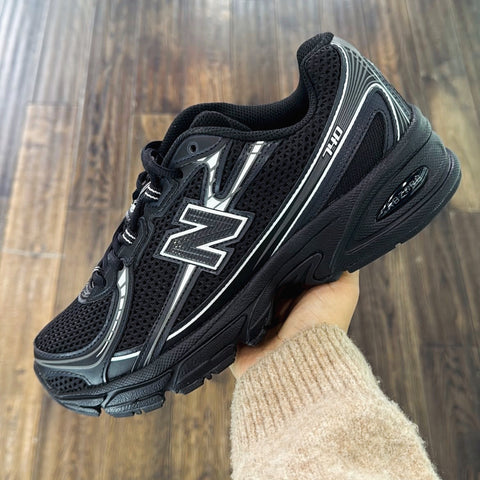 NEW BALANCE TRAINERS BLACK