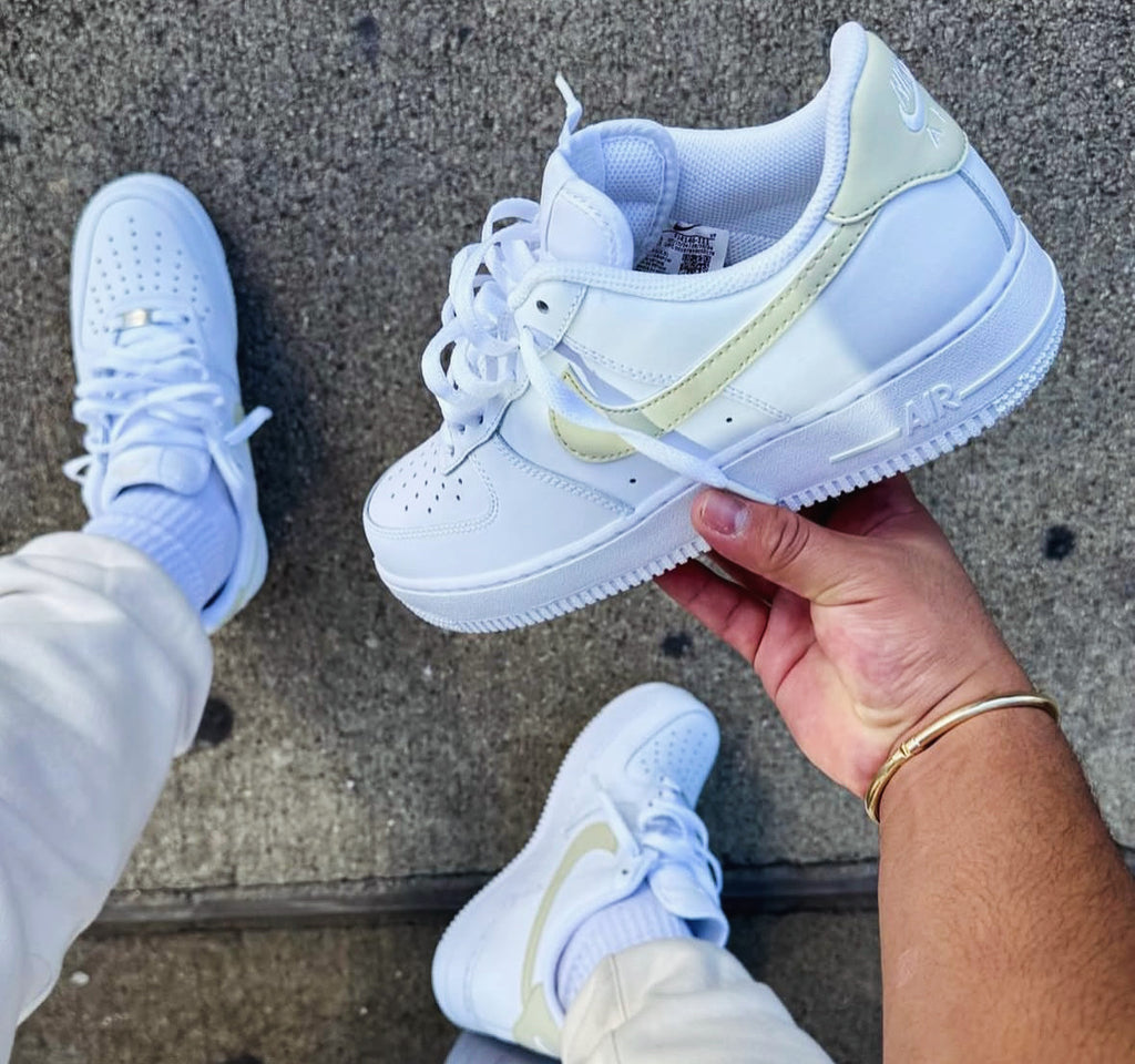 NIKE AIR FORCE 1 WHITE CREAM