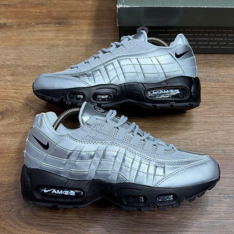 NIKE AIR MAX 95 SILVER BULLET