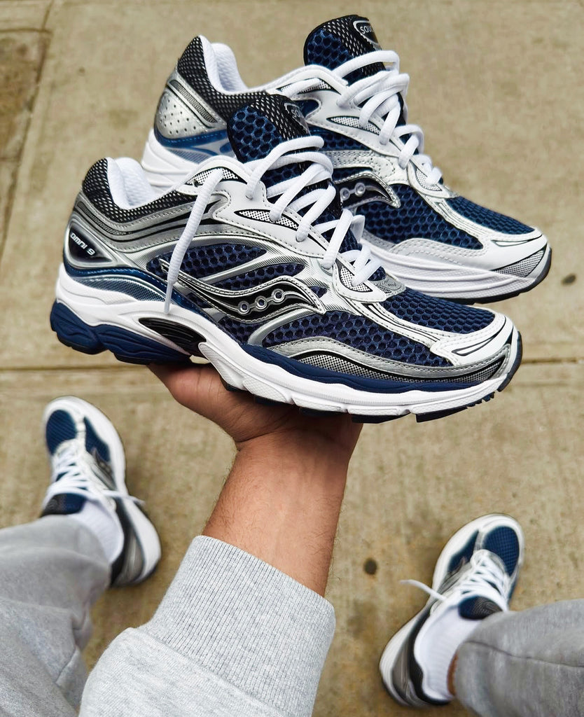 SAUCONY HYBRID TRAINERS WHITE NAVY SILVER