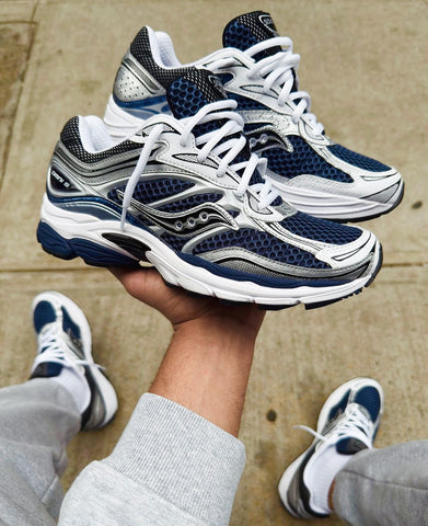 SAUCONY HYBRID TRAINERS WHITE NAVY SILVER