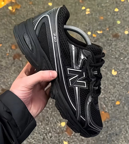 NEW BALANCE TRAINERS BLACK SMOKE GREY