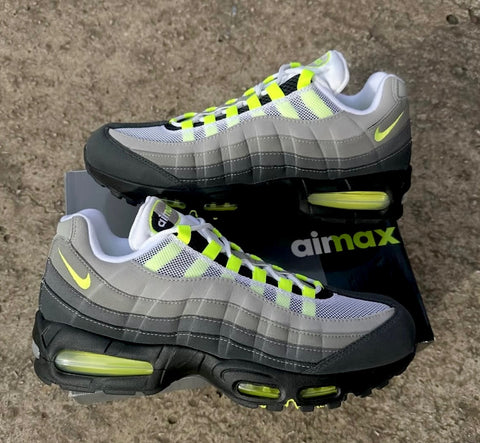 NIKE AIR MAX 95 NEON