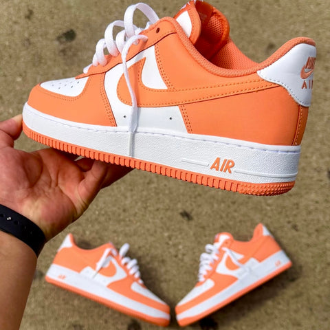 NIKE AIR FORCE 1 WHITE ORANGE