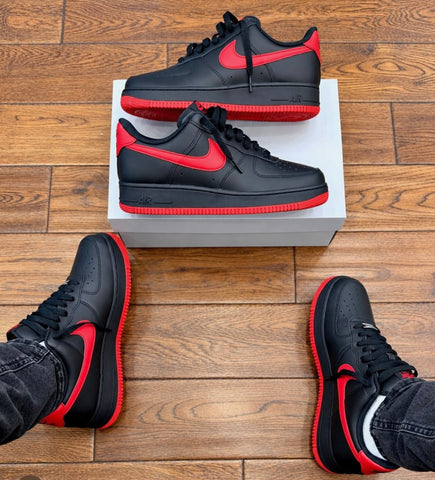 NIKE AIR FORCE 1 BRED