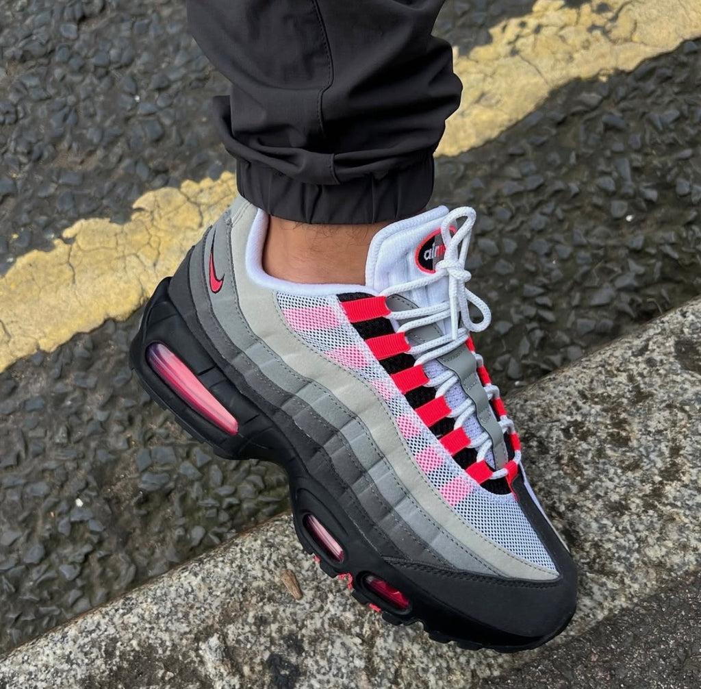 NIKE AIR MAX 95 SOLAR RED – Live-kickz