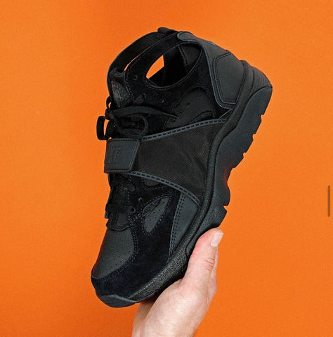 NIKE HUARACHE TRIPLE BLACK