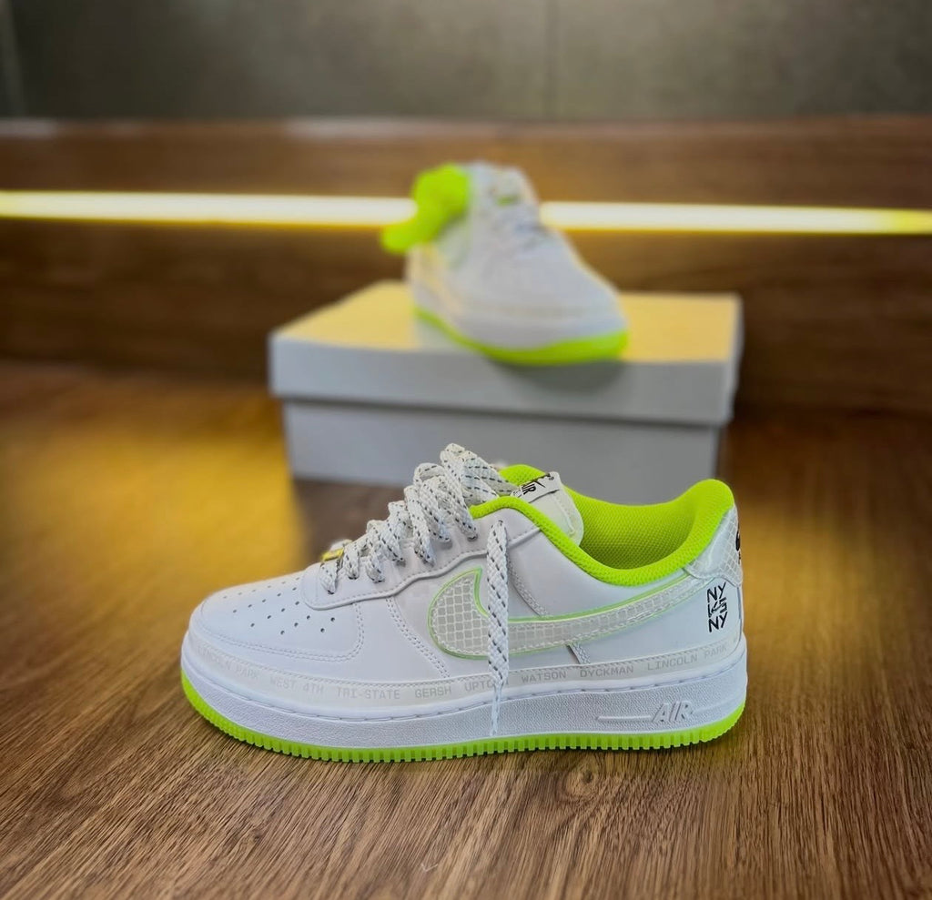 NIKE AIR FORCE 1 WHITE VOLT