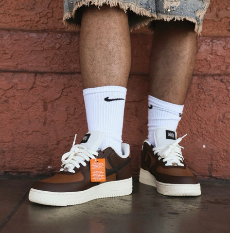 NIKE AIR FORCE 1 MOCHA CARAMEL