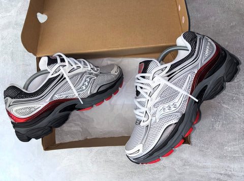 SAUCONY HYBRID TRAINERS GREY BLACK WHITE RED