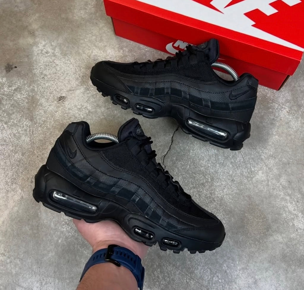 NIKE AIR MAX 95 BLACK