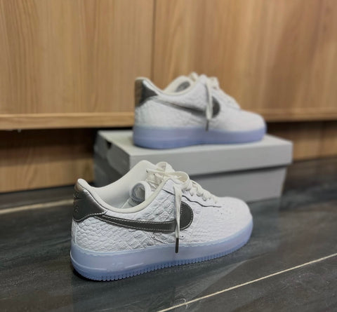 NIKE AIR FORCE 1 WHITE CHROME