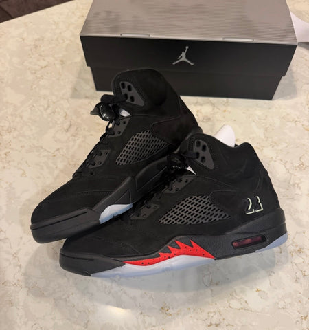 AIR JORDAN 5 HALLOWEEN