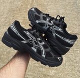 ASICS GEL TRAINERS BLACK SILVER