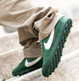 NIKE WAFFLE FOREST GREEN