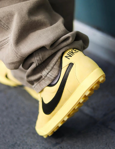 NIKE WAFFLE YELLOW BLACK