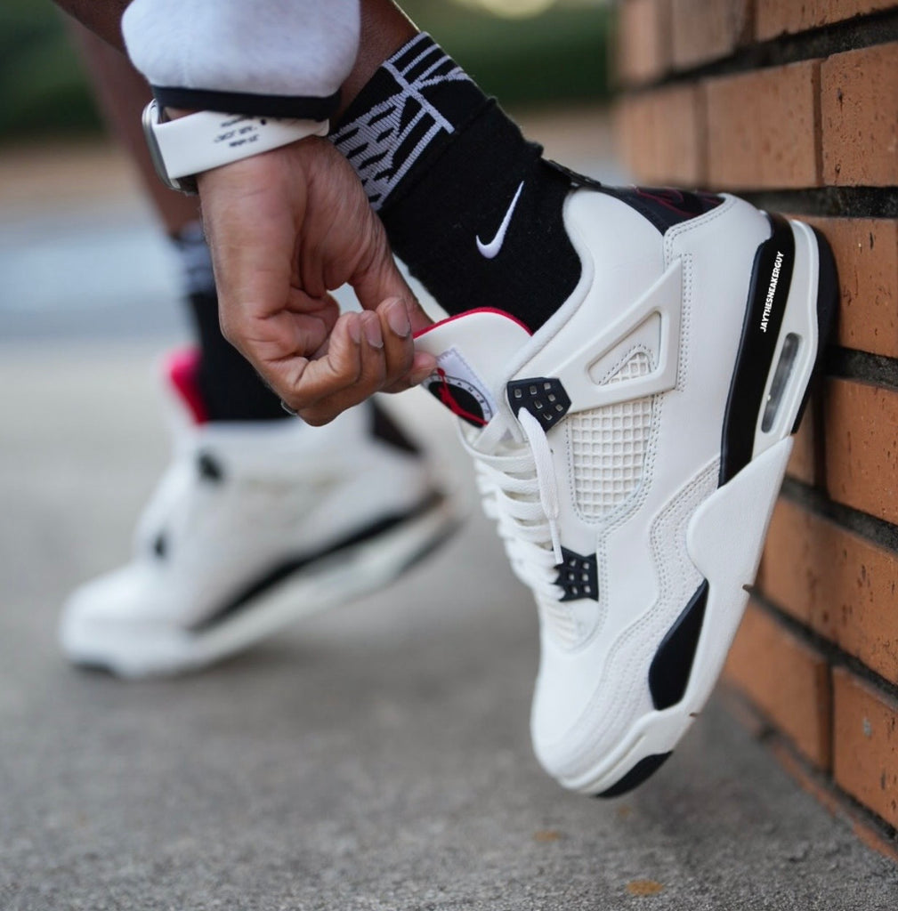 AIR JORDAN 4 FLIGHT CLUB