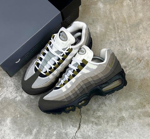 NIKE AIR MAX 95  WOMENS