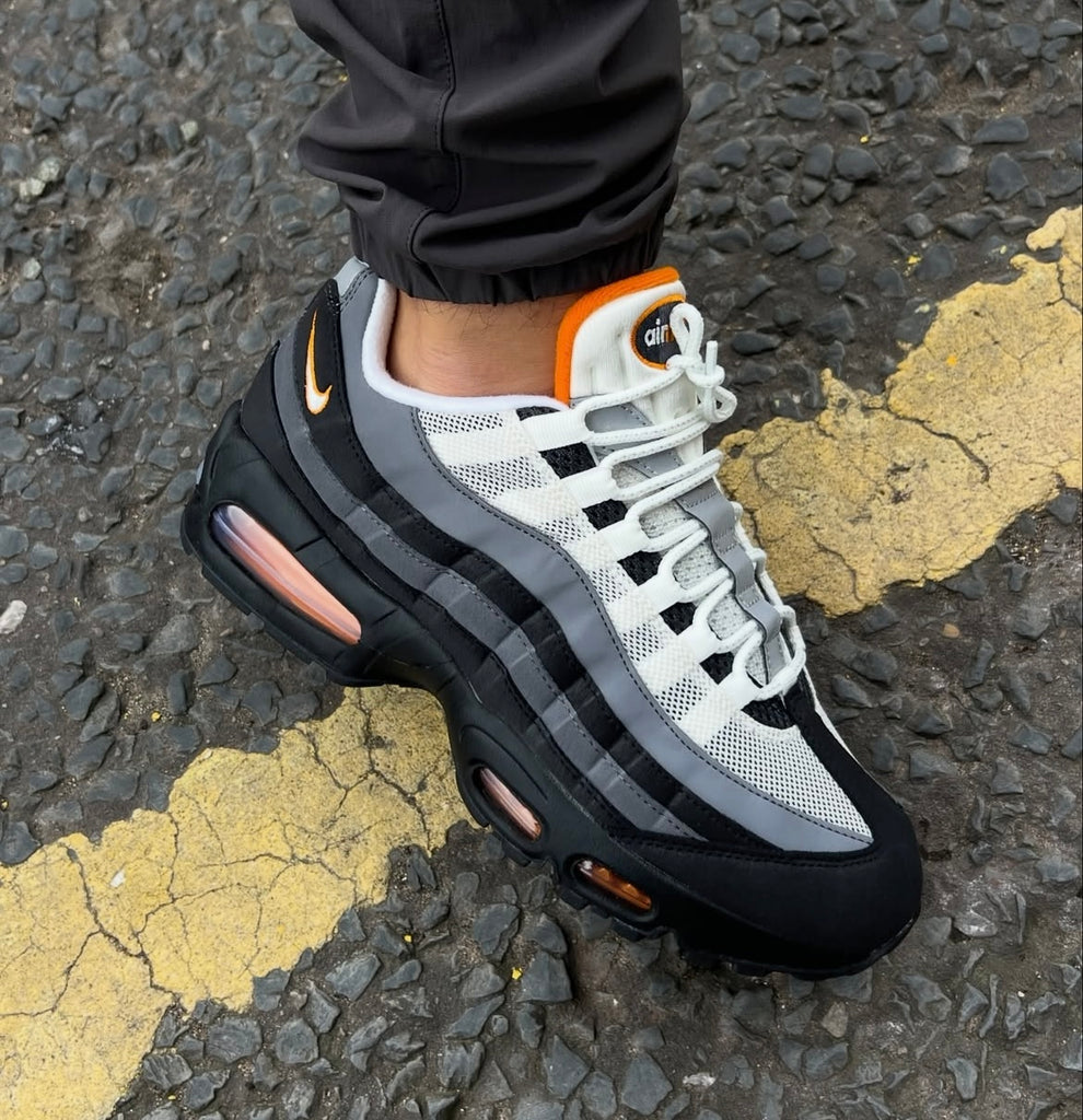NIKE AIR MAX 95 BLACK WHITE ORANGE