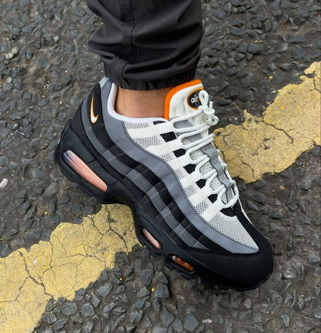 NIKE AIR MAX 95 BLACK WHITE ORANGE
