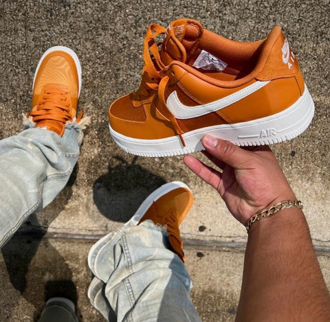 NIKE AIR FORCE 1 BURNT ORANGE WHITE