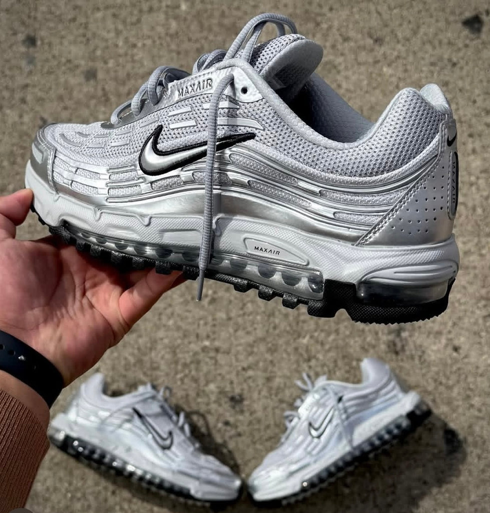 NIKE AIR MAX TRIPLE GREY SILVER