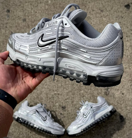 NIKE AIR MAX TRIPLE GREY SILVER