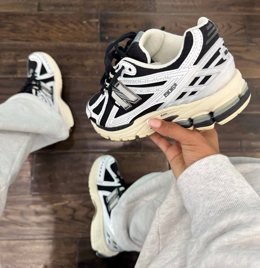 NEW BALANCE UTILITY X TRAINERS WHITE BLACL