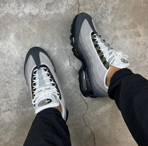NIKE AIR MAX 95  WOMENS