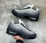 NIKE AIR MAX 95  WOMENS