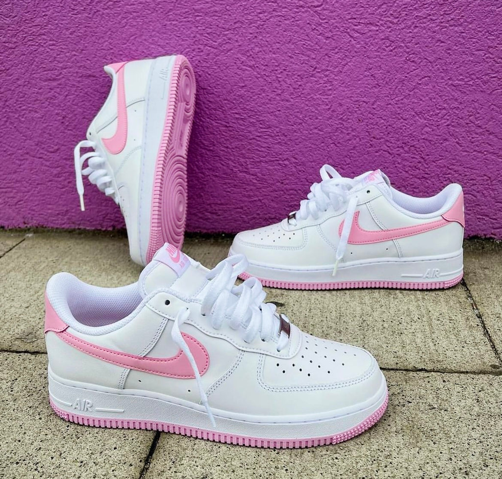 NIKE AIR FORCE 1 WHITE PINK BOTTOM