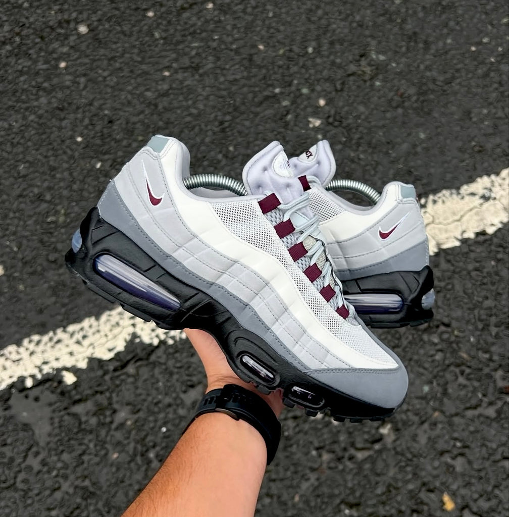 NIKE AIR MAX BEETROOT