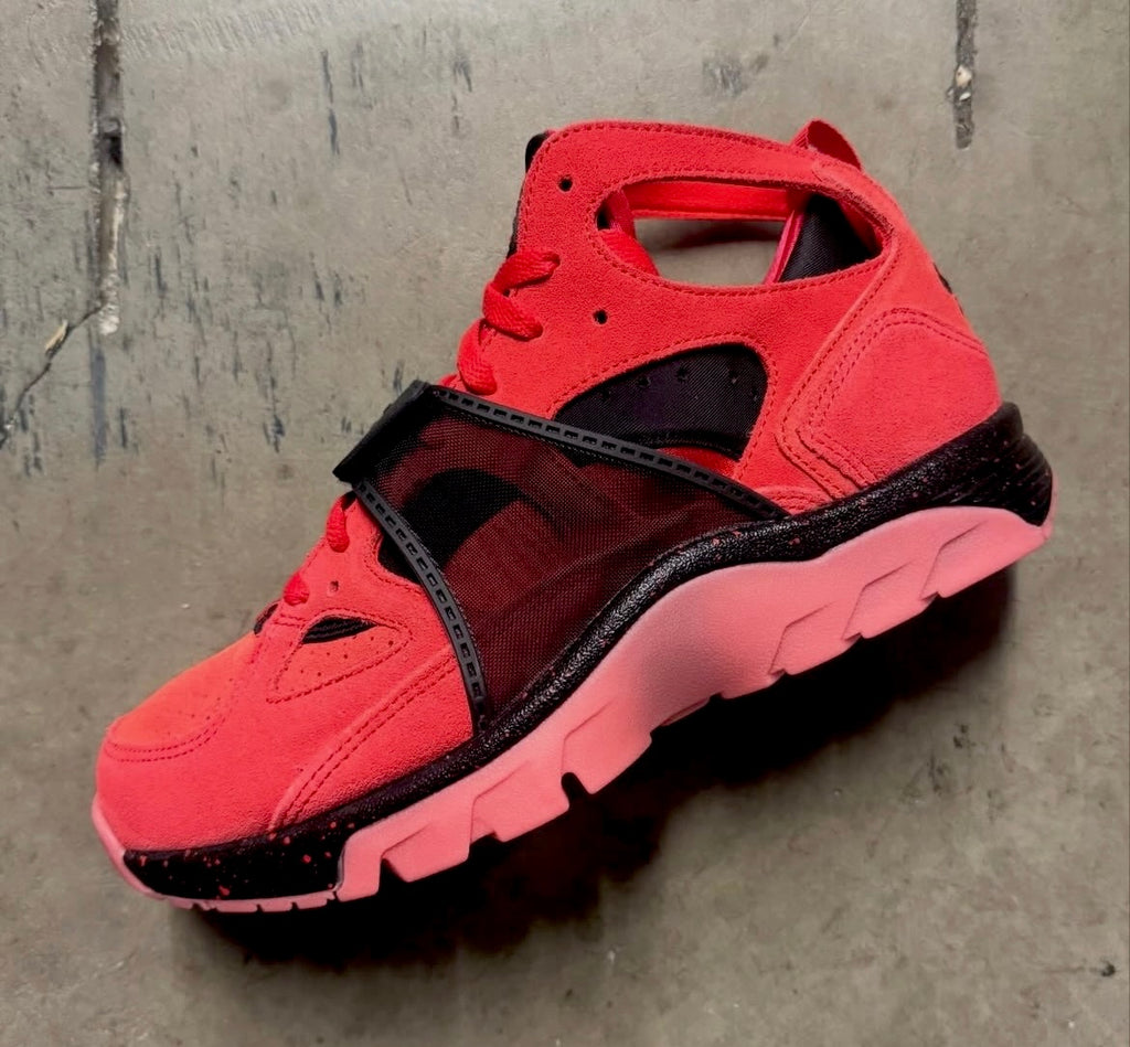 NIKE HUARACHE RED BLACK
